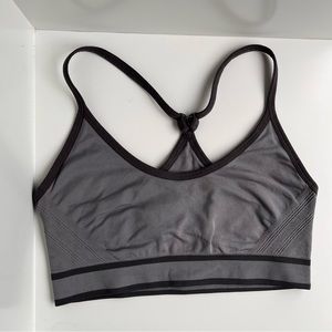 Avía size M sports bra